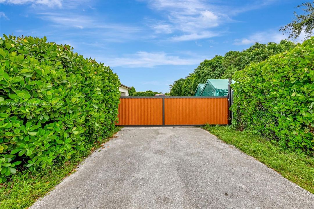 Recently Rented: $5,000 (4 beds, 3 baths, 2158 Square Feet)