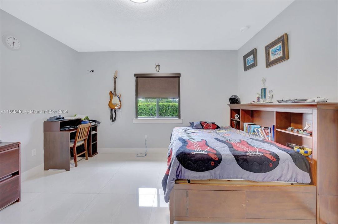 Recently Rented: $5,000 (4 beds, 3 baths, 2158 Square Feet)