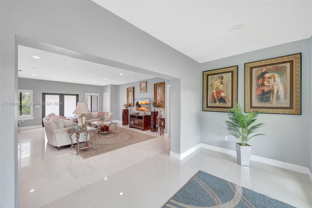 Recently Rented: $5,000 (4 beds, 3 baths, 2158 Square Feet)