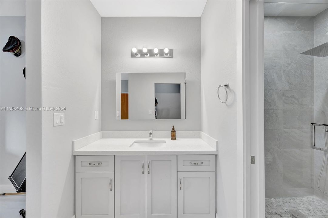 Recently Rented: $5,000 (4 beds, 3 baths, 2158 Square Feet)