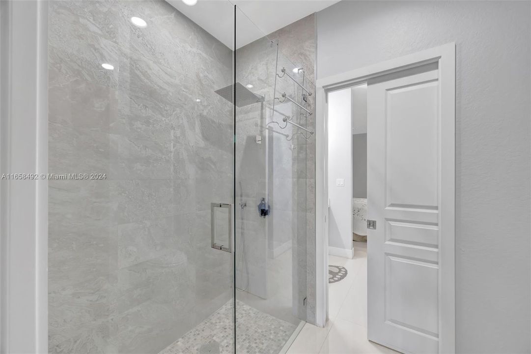 Recently Rented: $5,000 (4 beds, 3 baths, 2158 Square Feet)