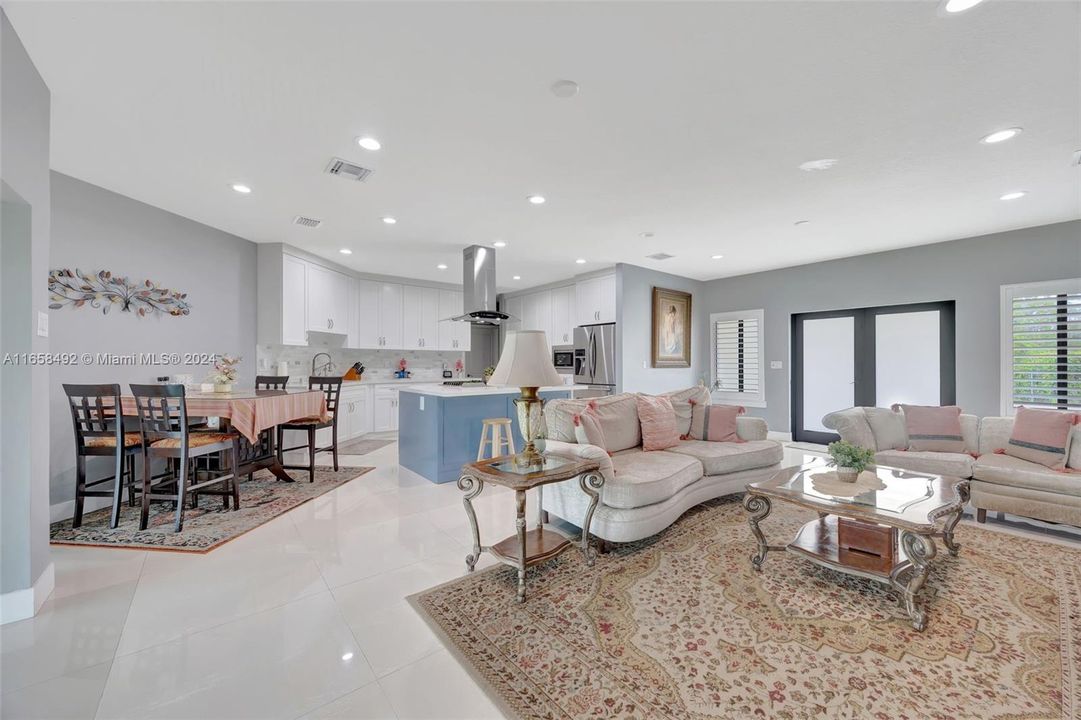 Recently Rented: $5,000 (4 beds, 3 baths, 2158 Square Feet)