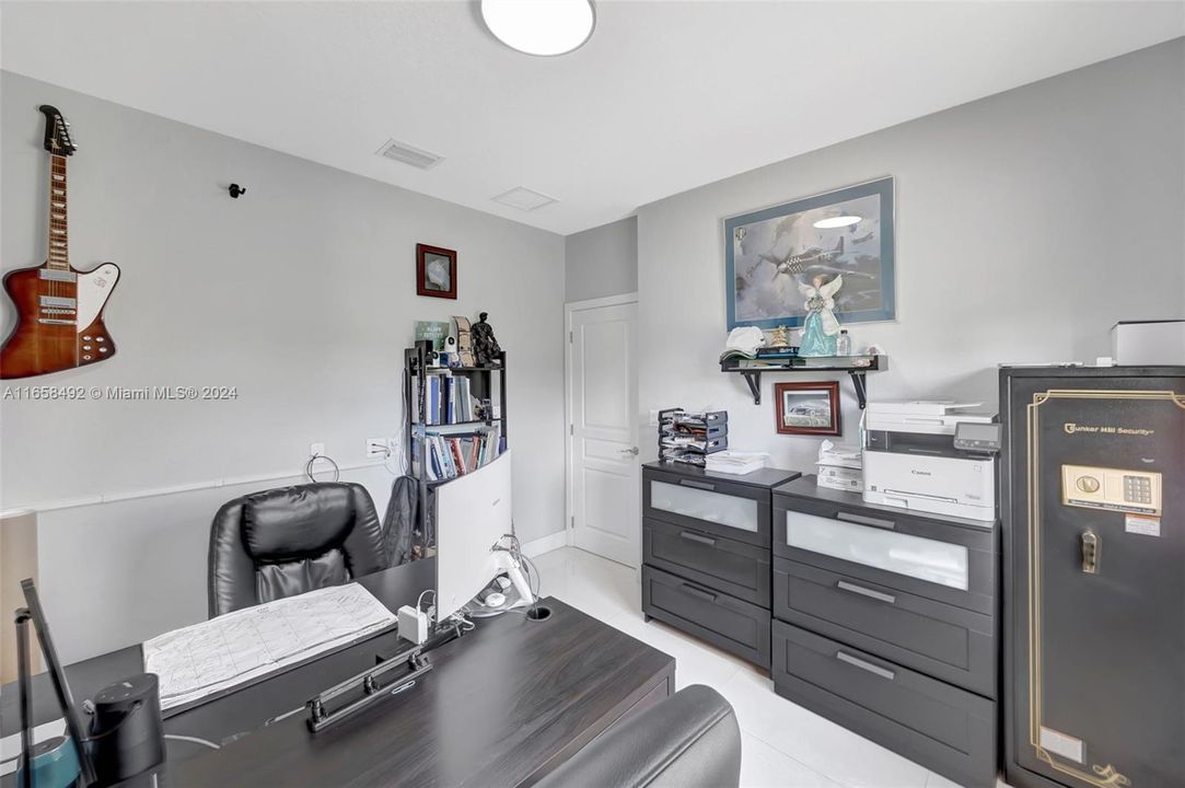 Recently Rented: $5,000 (4 beds, 3 baths, 2158 Square Feet)