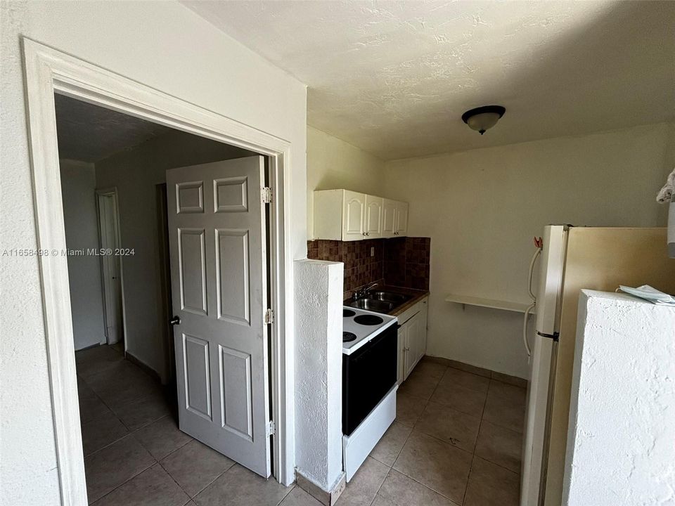 For Rent: $1,400 (1 beds, 1 baths, 800 Square Feet)