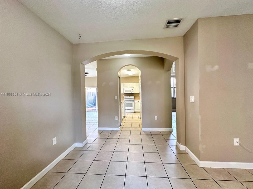 For Rent: $2,350 (3 beds, 3 baths, 1234 Square Feet)