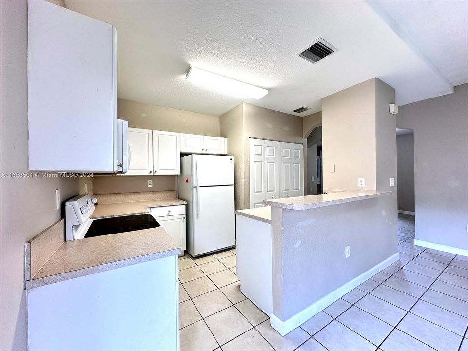 For Rent: $2,350 (3 beds, 3 baths, 1234 Square Feet)