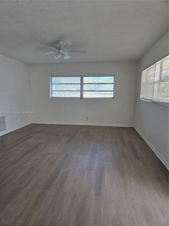 For Rent: $1,950 (2 beds, 1 baths, 12617 Square Feet)