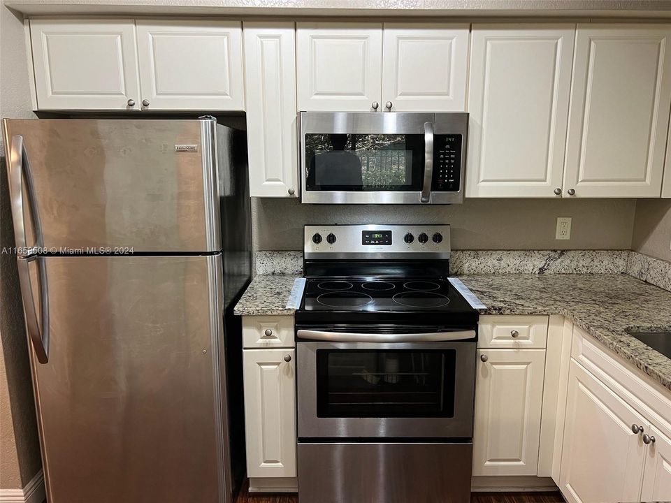 For Rent: $2,500 (2 beds, 2 baths, 1203 Square Feet)