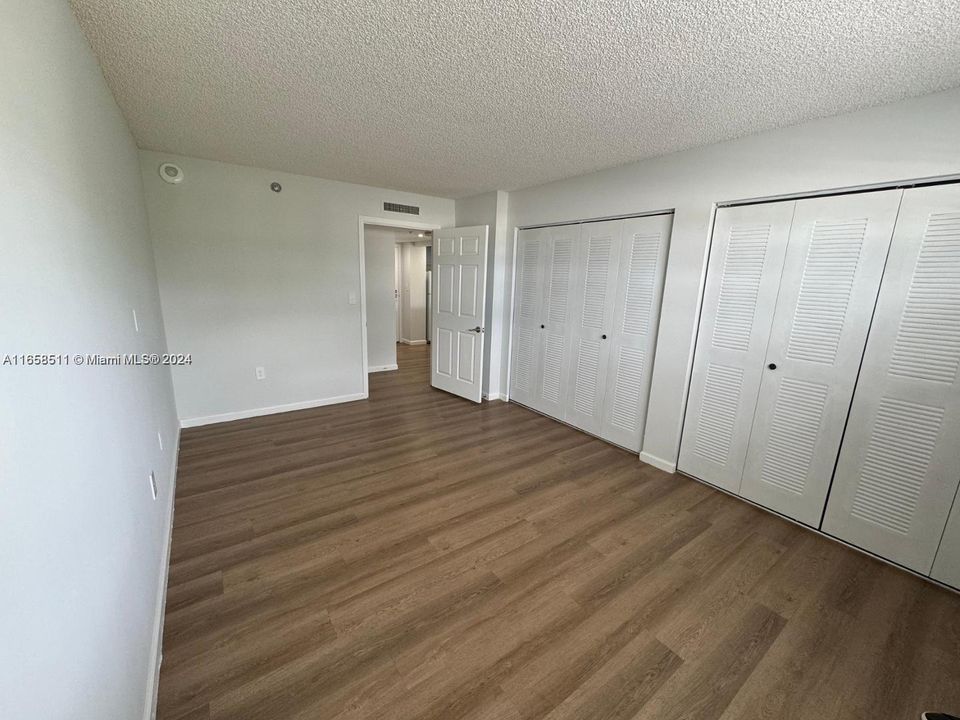 For Rent: $1,750 (1 beds, 1 baths, 800 Square Feet)