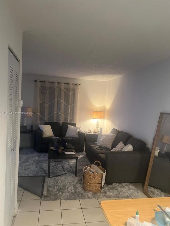 For Rent: $1,850 (1 beds, 1 baths, 600 Square Feet)