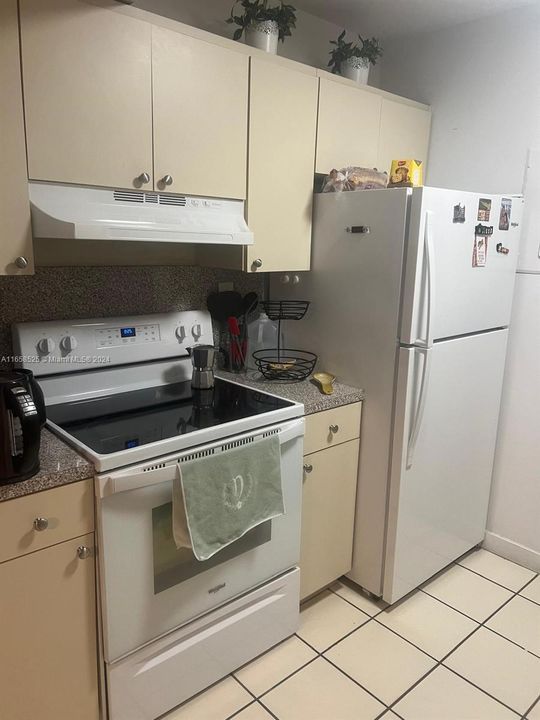 For Rent: $1,850 (1 beds, 1 baths, 600 Square Feet)