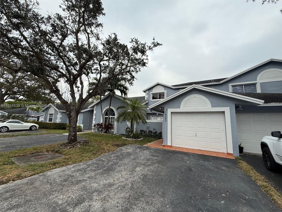 Recently Sold: $489,900 (3 beds, 2 baths, 1794 Square Feet)