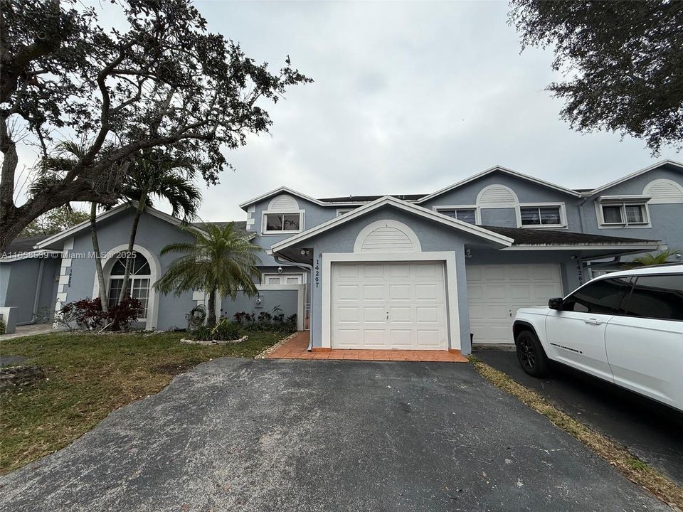 Recently Sold: $489,900 (3 beds, 2 baths, 1794 Square Feet)