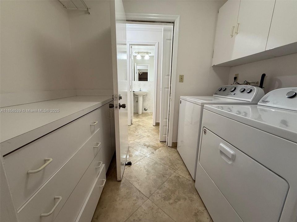 Recently Sold: $489,900 (3 beds, 2 baths, 1794 Square Feet)