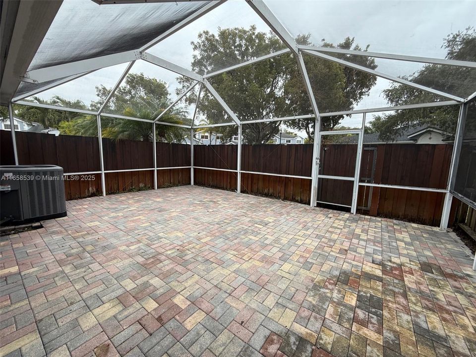 Recently Sold: $489,900 (3 beds, 2 baths, 1794 Square Feet)