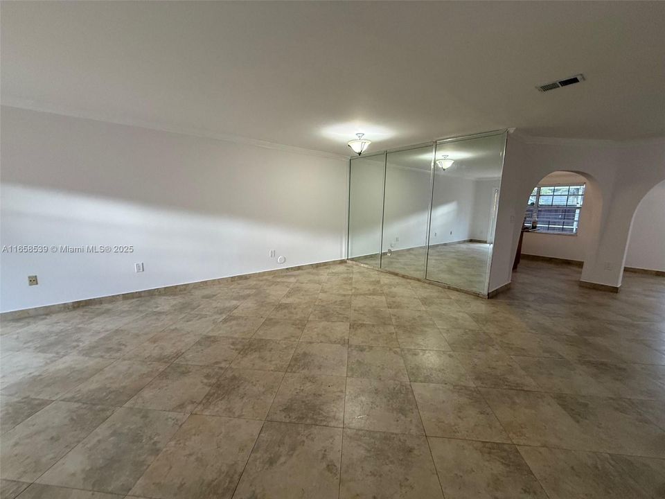 Recently Sold: $489,900 (3 beds, 2 baths, 1794 Square Feet)