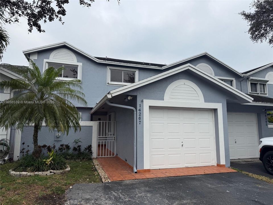 Recently Sold: $489,900 (3 beds, 2 baths, 1794 Square Feet)