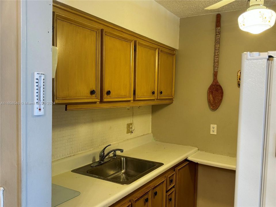 For Sale: $105,000 (1 beds, 1 baths, 625 Square Feet)