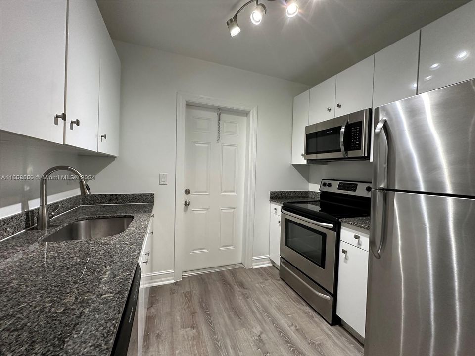 For Rent: $2,095 (2 beds, 2 baths, 0 Square Feet)