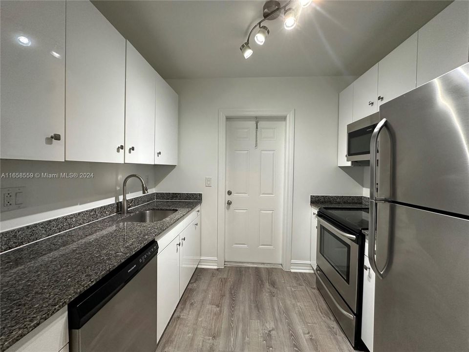 For Rent: $2,095 (2 beds, 2 baths, 0 Square Feet)