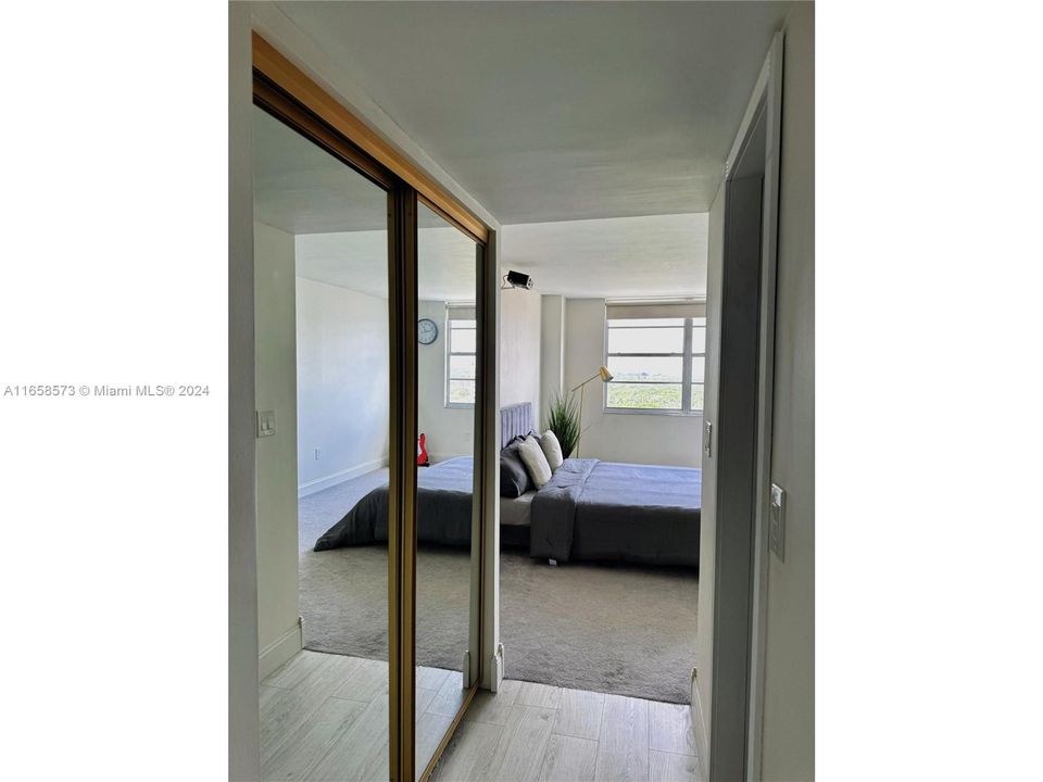 For Sale: $275,000 (1 beds, 1 baths, 1066 Square Feet)