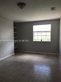 For Rent: $1,950 (1 beds, 1 baths, 887 Square Feet)