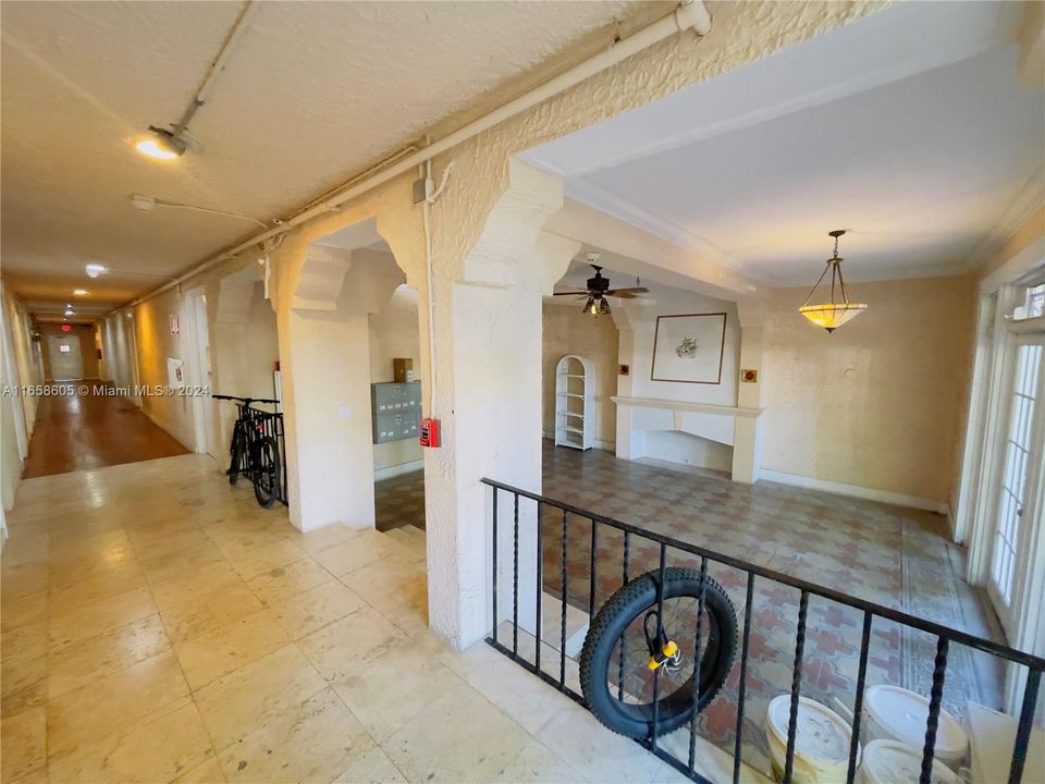 For Sale: $272,000 (2 beds, 1 baths, 530 Square Feet)