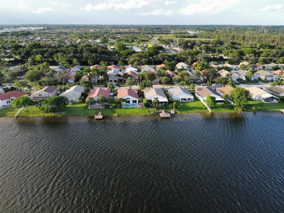 For Sale: $759,900 (3 beds, 2 baths, 1866 Square Feet)