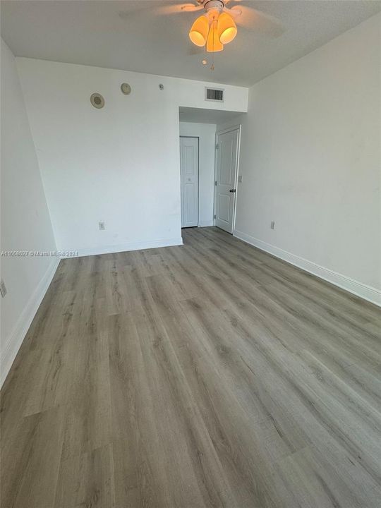 For Rent: $3,800 (2 beds, 2 baths, 1128 Square Feet)