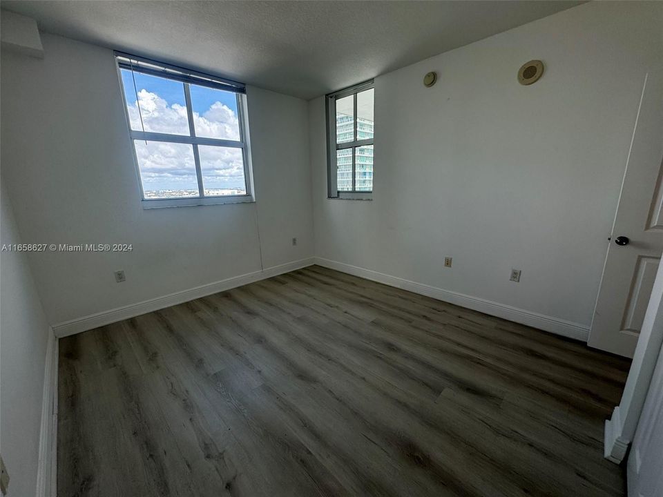 For Rent: $3,800 (2 beds, 2 baths, 1128 Square Feet)