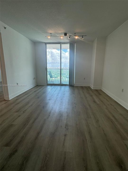 For Rent: $3,800 (2 beds, 2 baths, 1128 Square Feet)