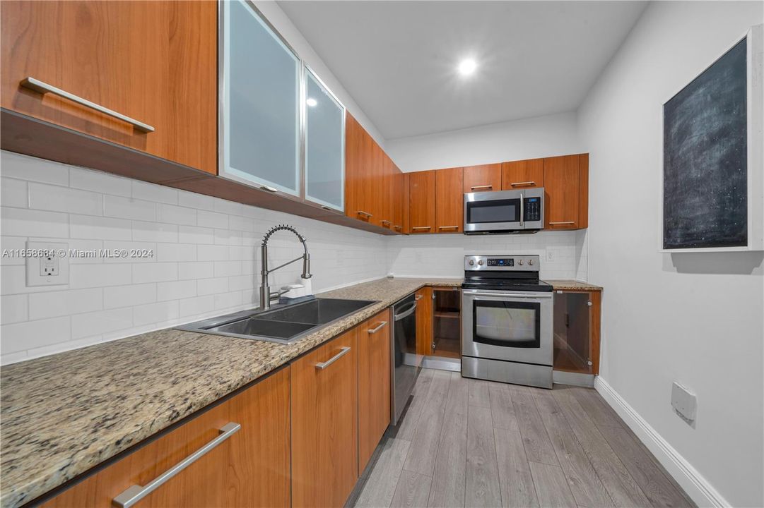 Недавно арендовано: $4,000 (1 спален, 2 ванн, 1121 Квадратных фут)