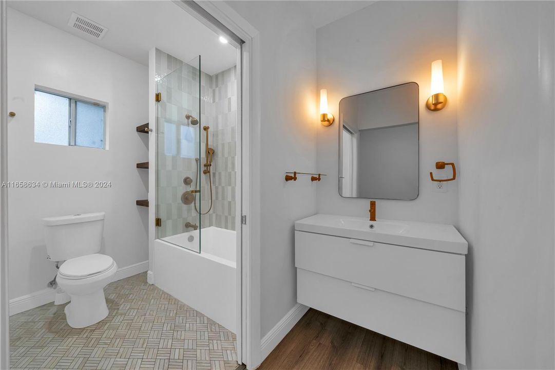 Недавно арендовано: $4,000 (1 спален, 2 ванн, 1121 Квадратных фут)