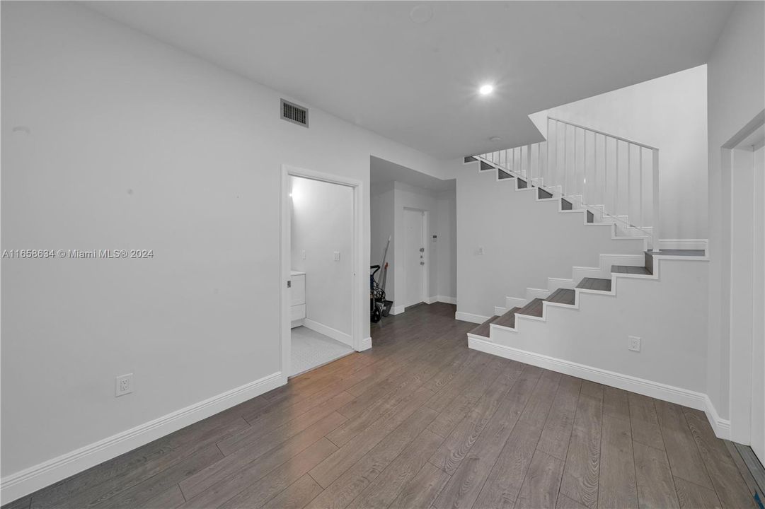 Недавно арендовано: $4,000 (1 спален, 2 ванн, 1121 Квадратных фут)