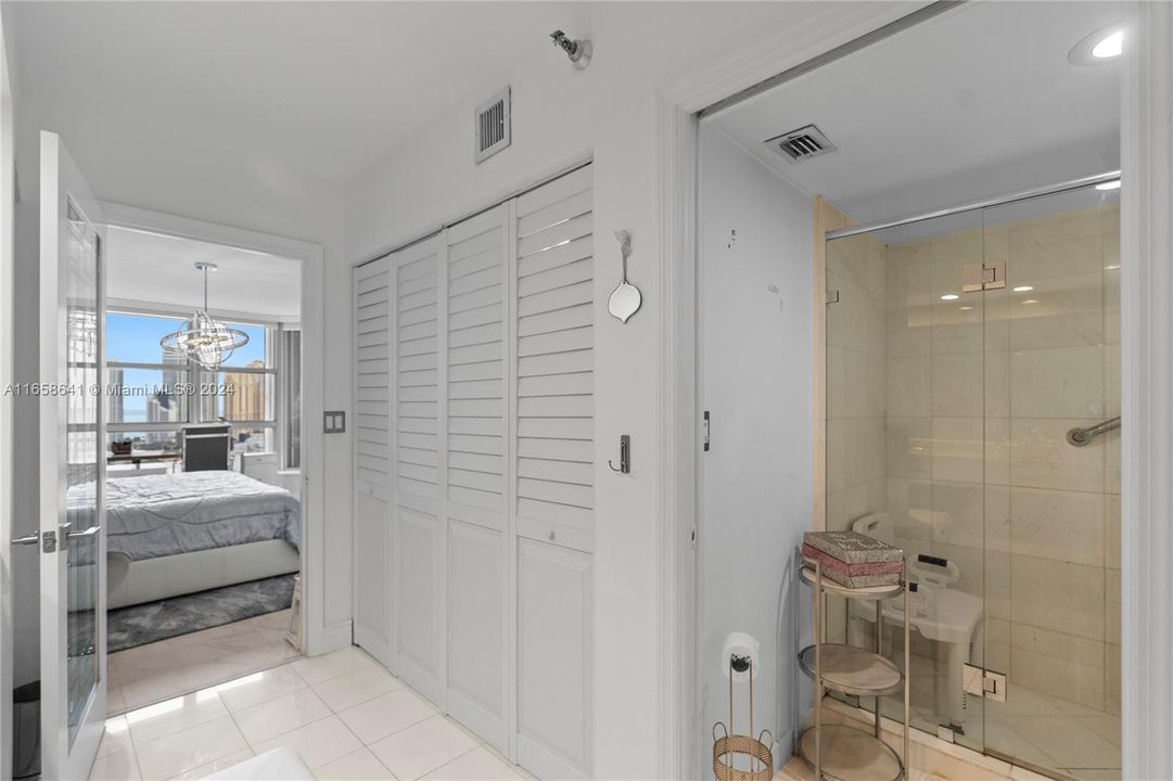 For Sale: $679,000 (2 beds, 2 baths, 1181 Square Feet)