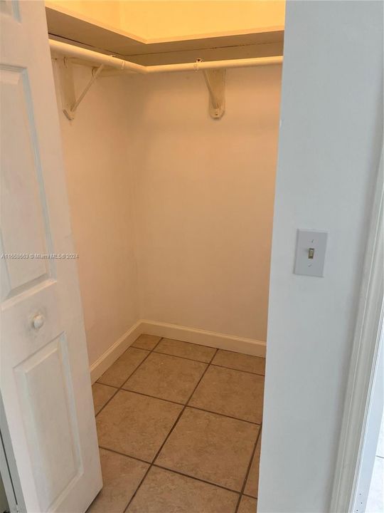 For Rent: $3,250 (3 beds, 2 baths, 1113 Square Feet)