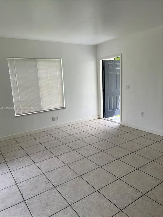 For Rent: $3,250 (3 beds, 2 baths, 1113 Square Feet)