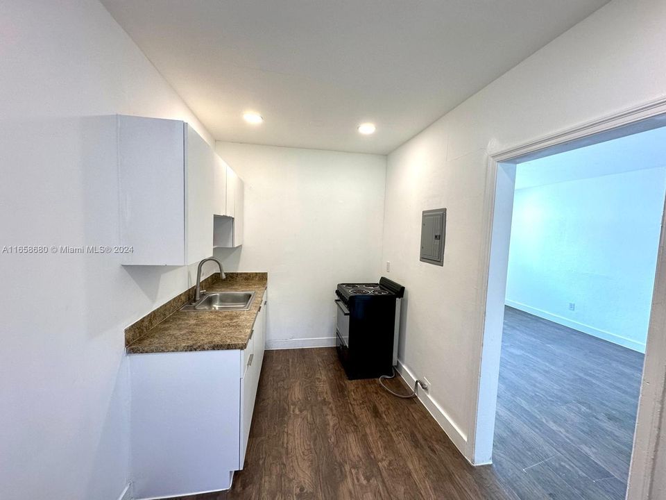 For Rent: $2,050 (2 beds, 1 baths, 4260 Square Feet)