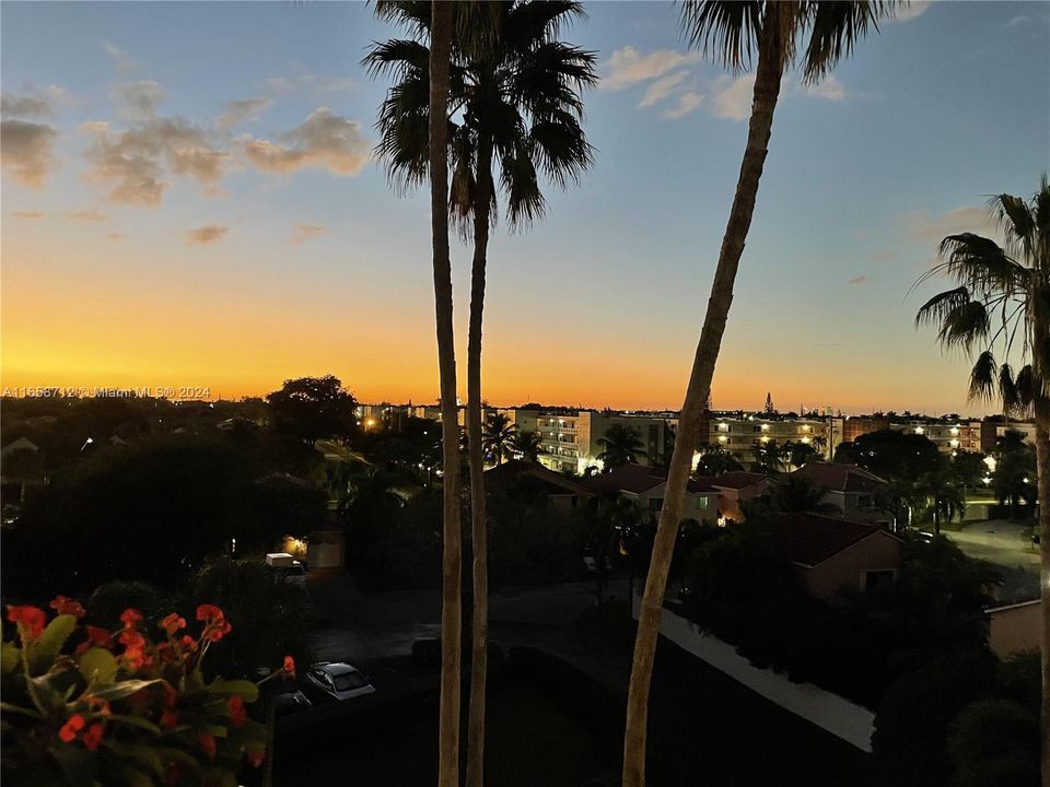 Catwalk Sunset View