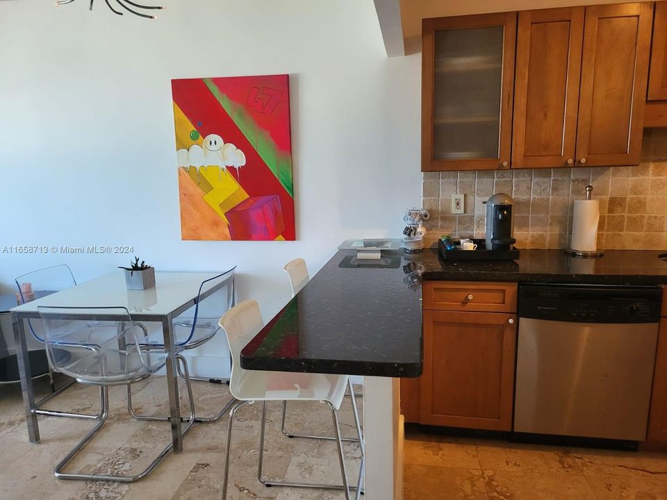 For Sale: $478,000 (1 beds, 1 baths, 550 Square Feet)