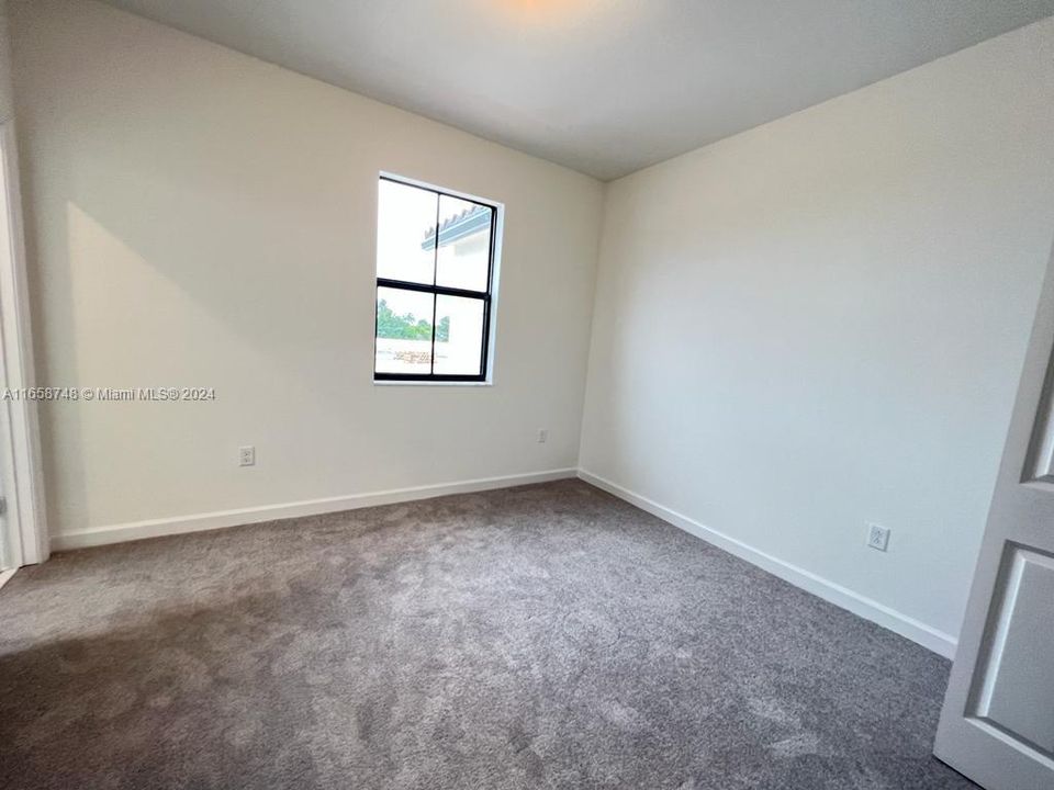 For Rent: $2,750 (3 beds, 3 baths, 1328 Square Feet)