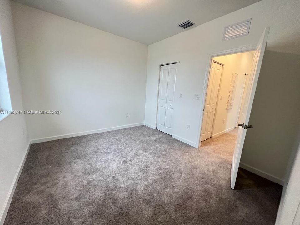 For Rent: $2,750 (3 beds, 3 baths, 1328 Square Feet)