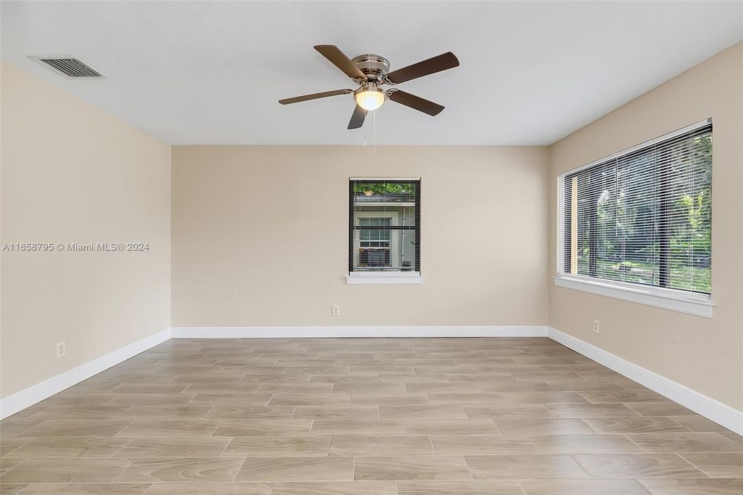 For Sale: $340,000 (4 beds, 2 baths, 1202 Square Feet)