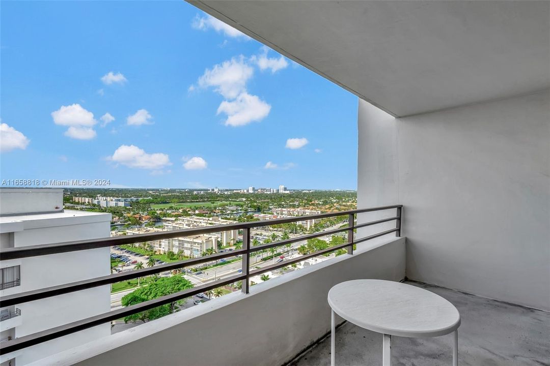 For Sale: $479,000 (2 beds, 2 baths, 1580 Square Feet)