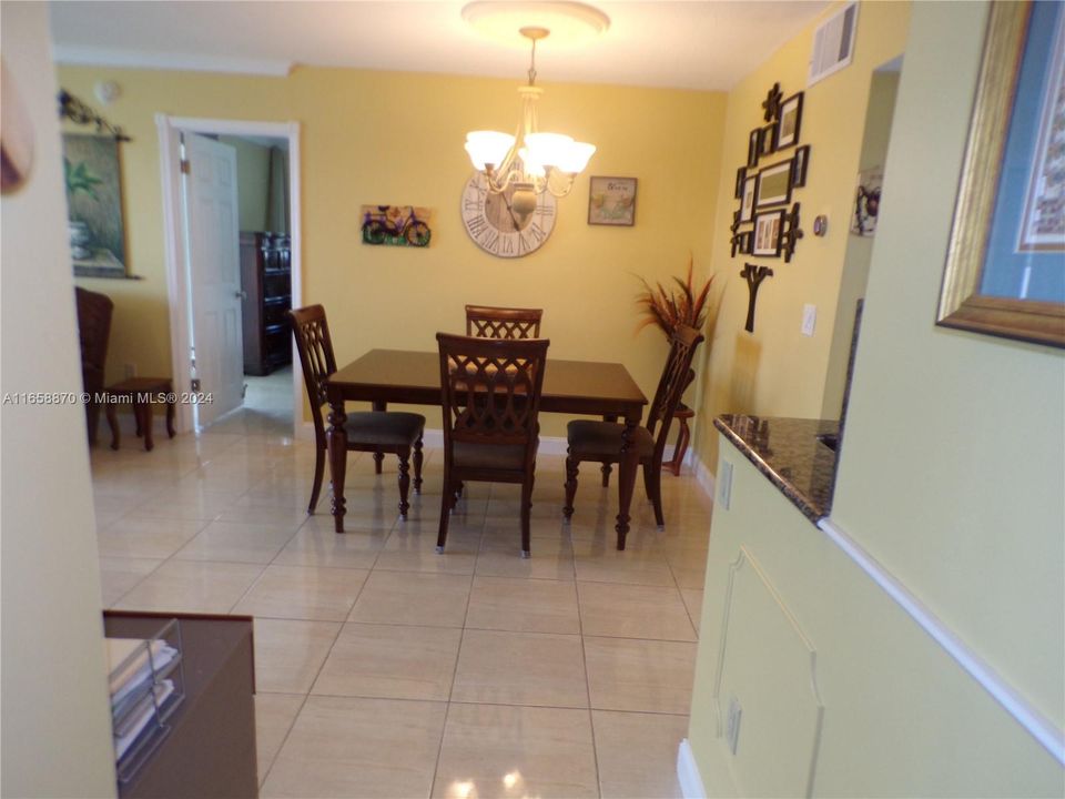 For Sale: $334,900 (2 beds, 2 baths, 1083 Square Feet)