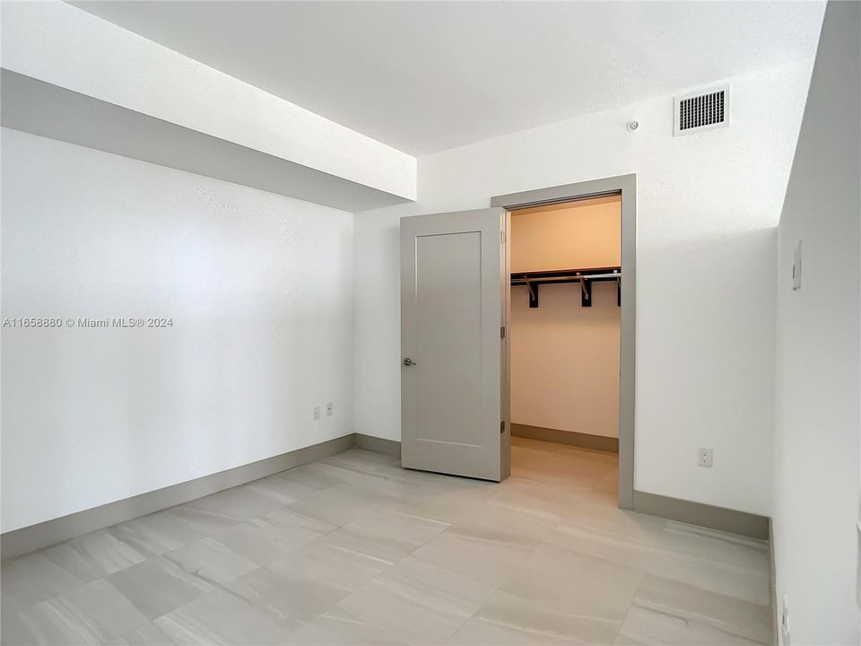 For Rent: $4,353 (2 beds, 2 baths, 1259 Square Feet)