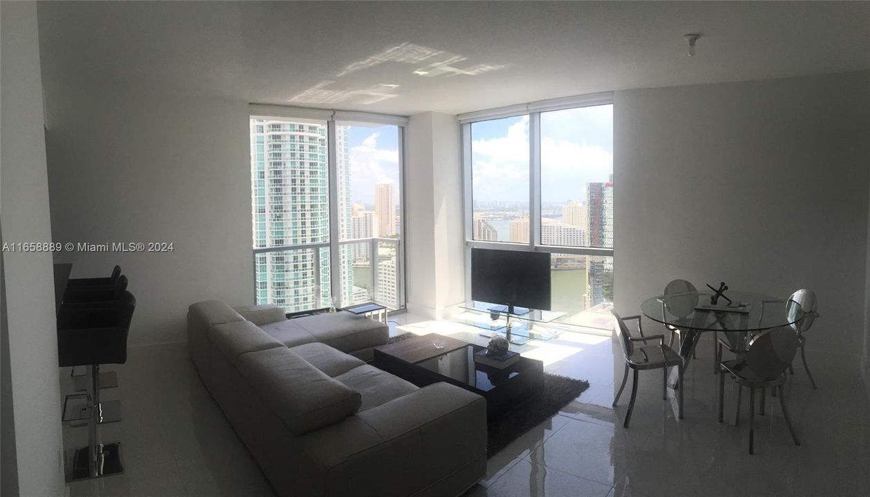 For Rent: $5,000 (2 beds, 2 baths, 1368 Square Feet)