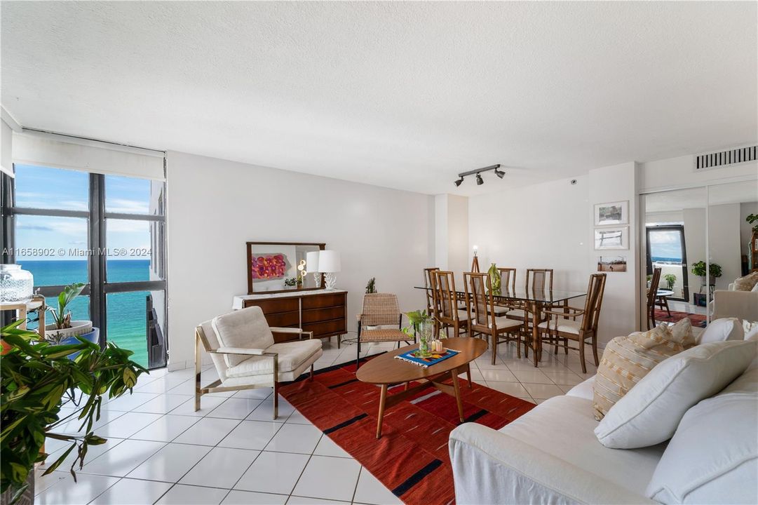 For Sale: $528,000 (1 beds, 1 baths, 798 Square Feet)