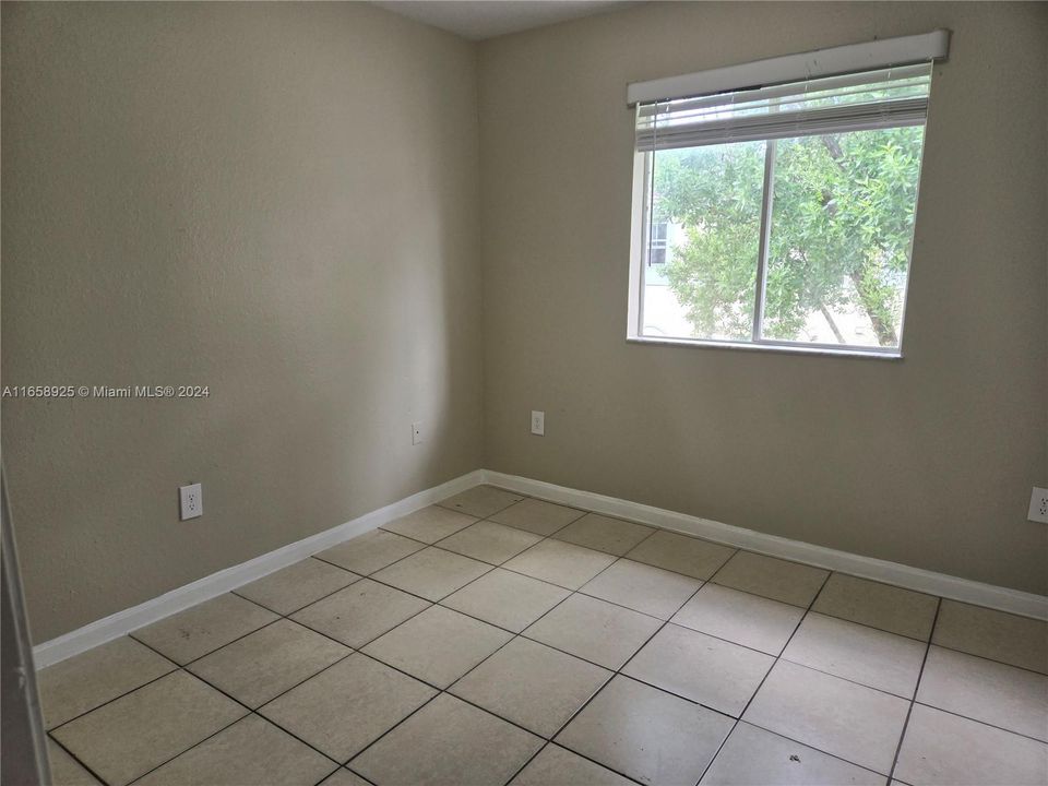 For Rent: $3,350 (3 beds, 3 baths, 1423 Square Feet)