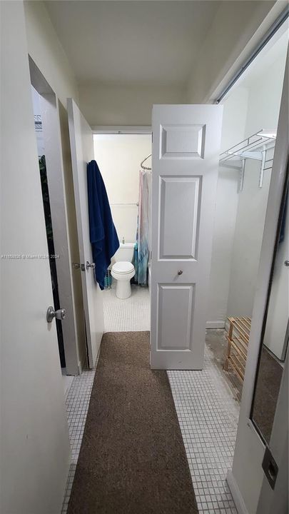 For Sale: $250,000 (1 beds, 1 baths, 736 Square Feet)